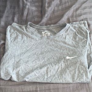 Nike gray athletic cute short sleeve tee!